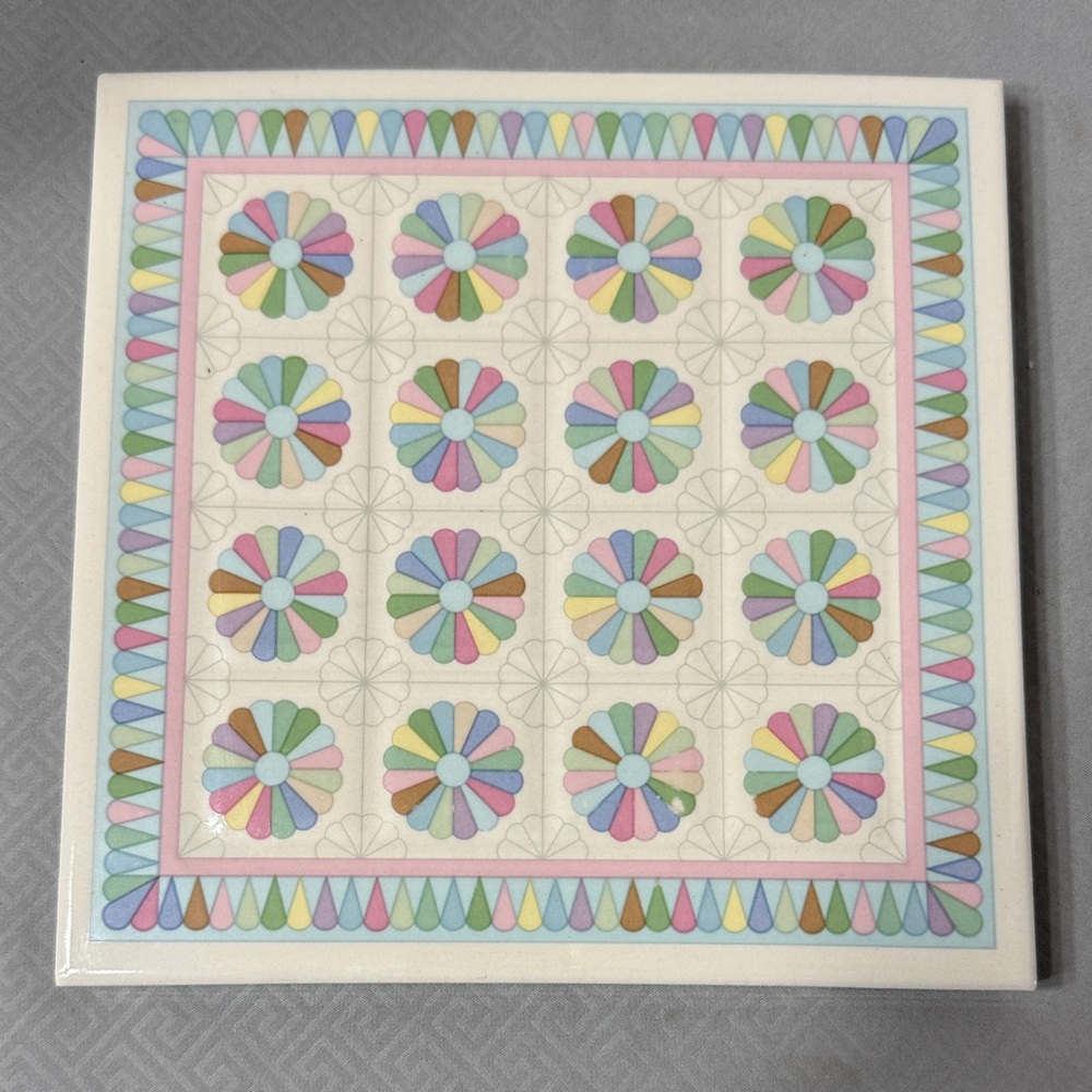 Vtg Ceramic Dresden Plate Quilt Pattern Tile Trivet Wall Hanging Pastel Colors